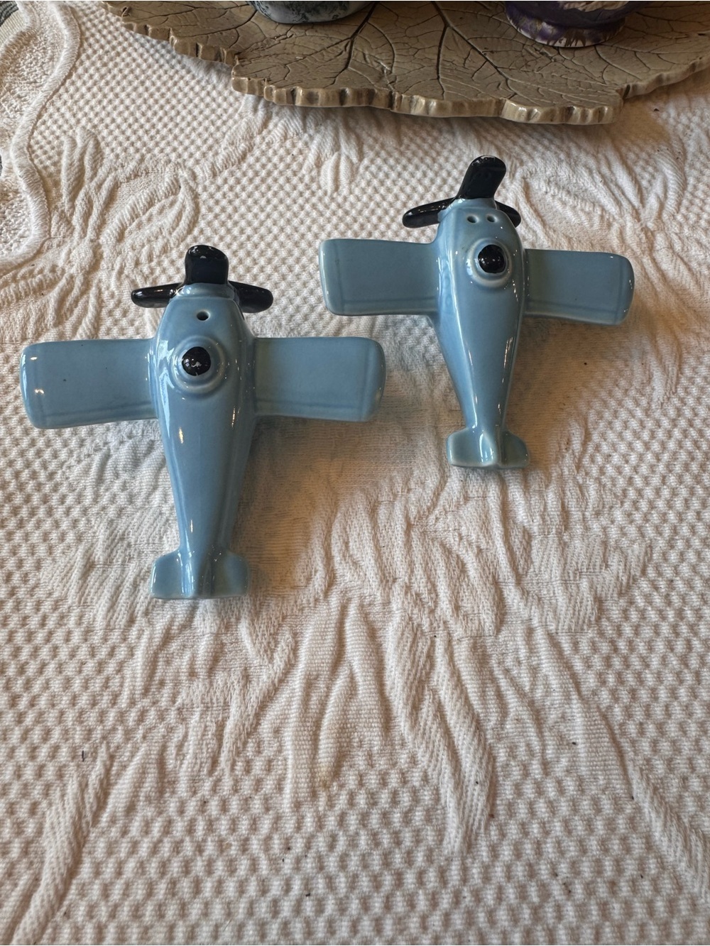 Vintage Ceramic Blue Airplane Salt and Pepper Shakers Aviation Decor Retro - Picture 4 of 15